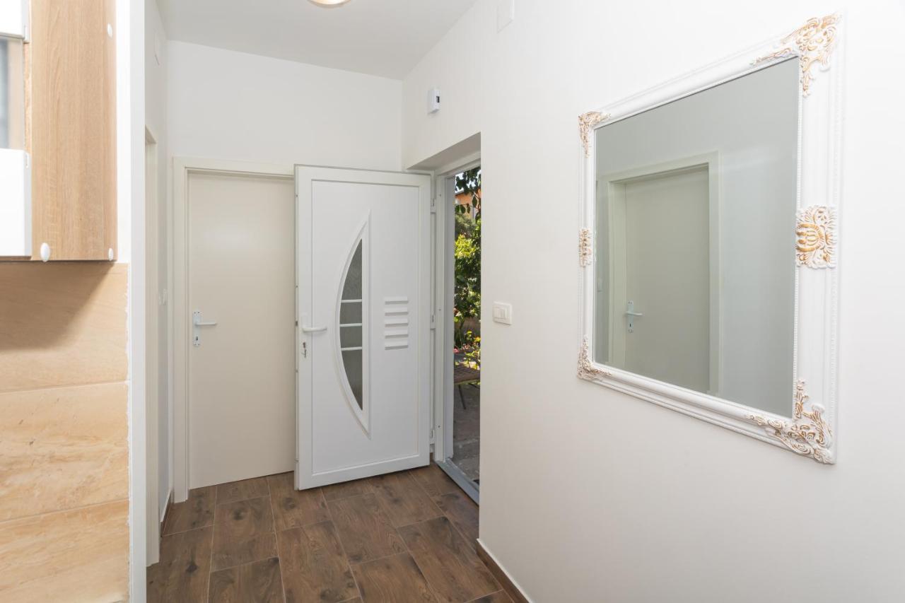 Mara Apartment ชิเบนิก ภายนอก รูปภาพ